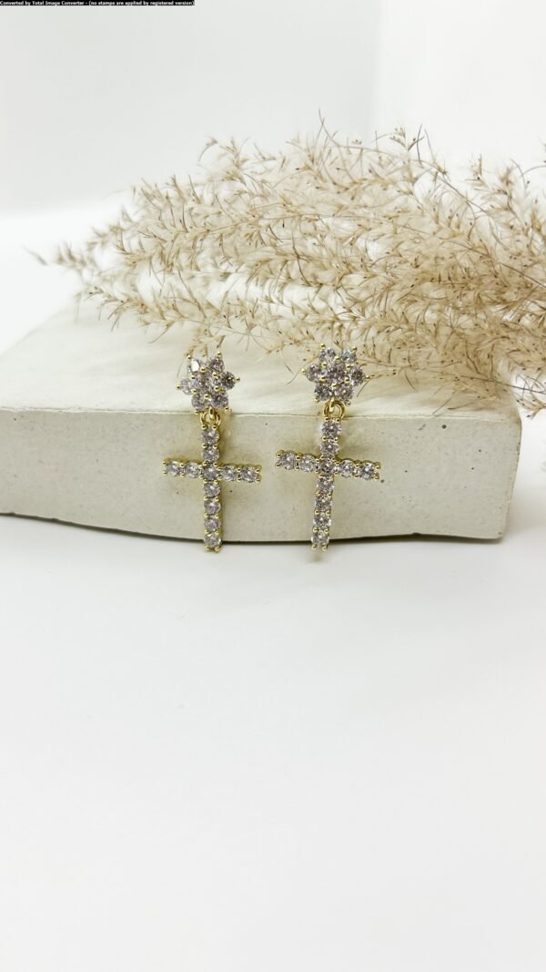 Arete cruz cristal