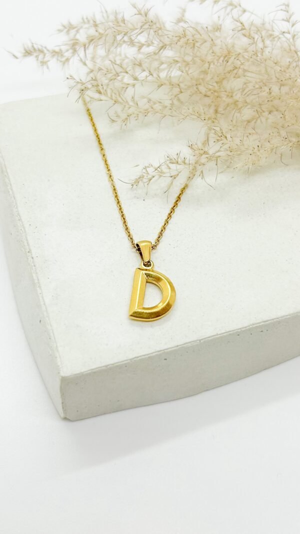 Cadena letra D