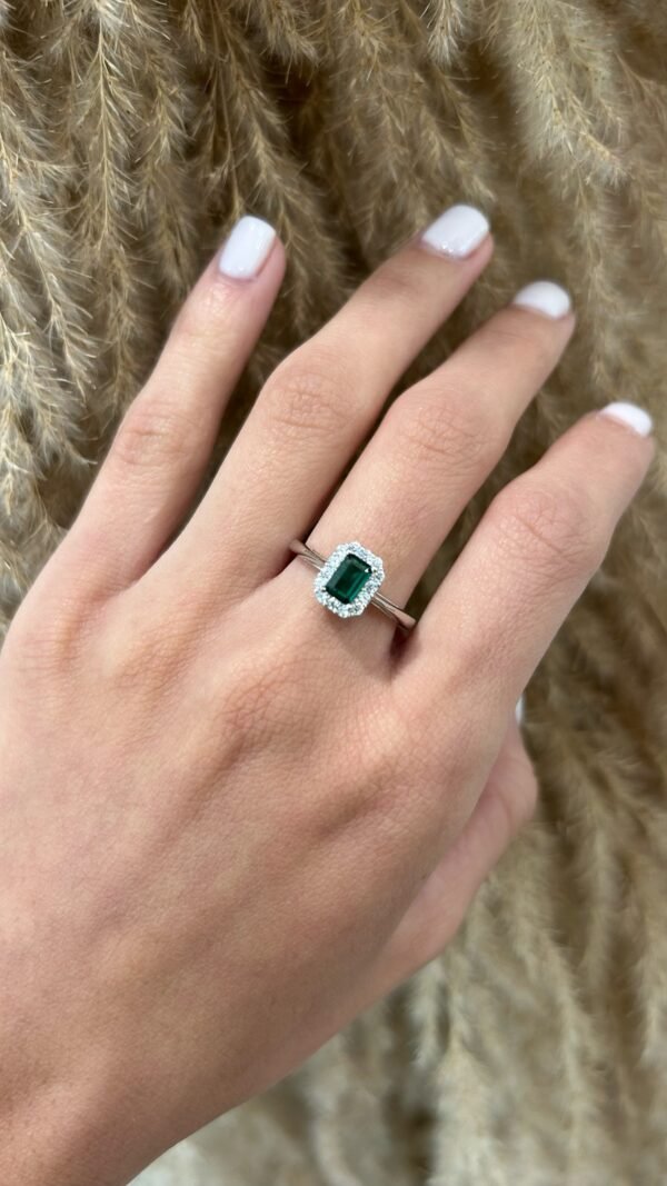Anillo cristal cuadrado de color verde Talla 7